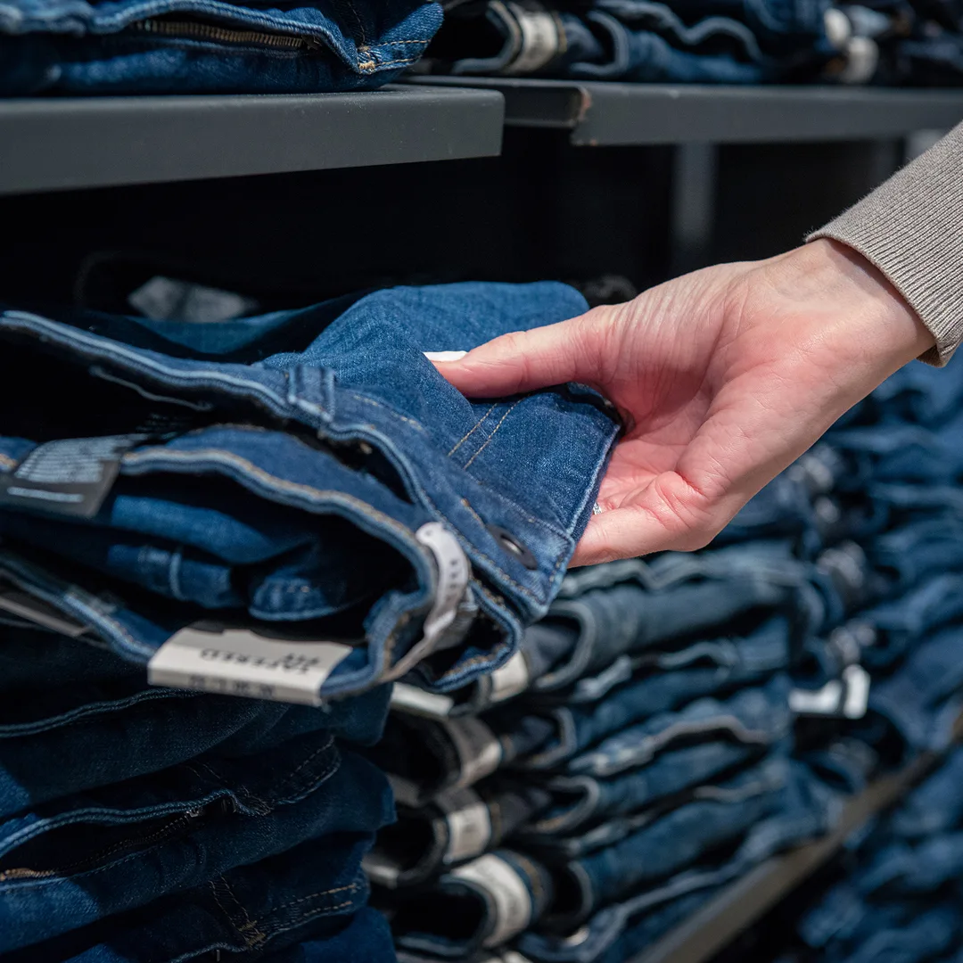 Find et stort udvalg af jeans og cowboybukser til mænd hos Tøjeksperten i City2. Jeans til herrer i mange forskellige størrelser og pasformer. 