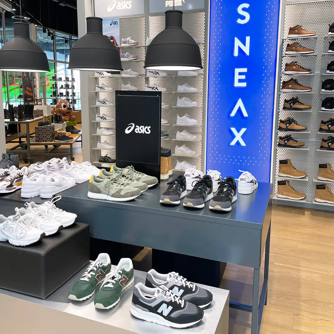 Skoringen har åbnet SNEAX Store og Bagfocus i City2 - de sprødeste sneakers og modetasker